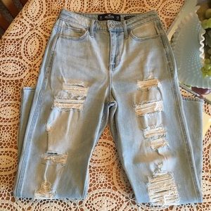 Hollister Distressed Ultra High-Rise Mom Jeans